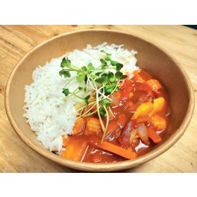 Édes-chilis zöldségek basmati rizzsel 
